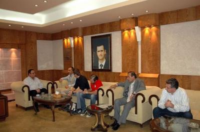 دام برس : دام برس | محافظ حمص يلتقي رئيس بعثة الصليب الأحمر الدولي ومدراء البنوك الخاصة والعامة والتأكيد على تفعيل السوق التجاري في المدينة
