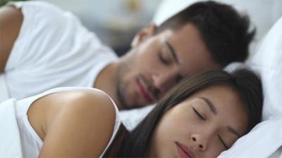 دام برس : من ينبغي أن ينام لفترة أطول.. الرجل أم المرأة ؟