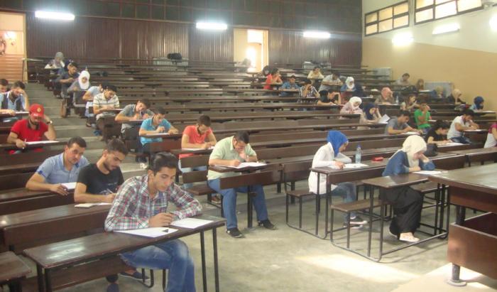 دام برس : دام برس | الامتحانات في جامعة دمشق ما بين سماعات البلوتوث والقصاصات الورقية