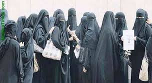دام برس : داعش تجبر الفتيات على لبس النقاب والكفوف بالرقة
