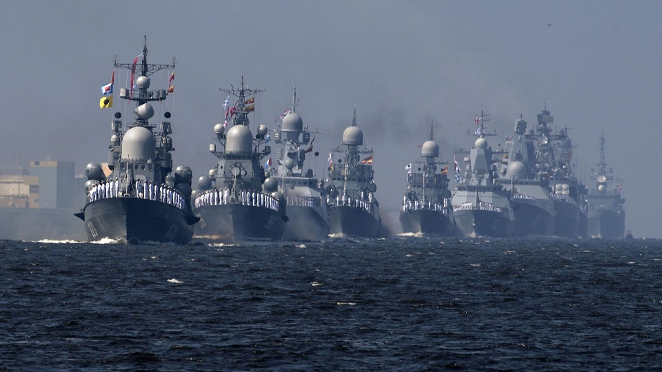 دام برس : أسطول المحيط الهادئ الروسي يتسلم غواصات نووية وفرقاطات وطرادات جديدة