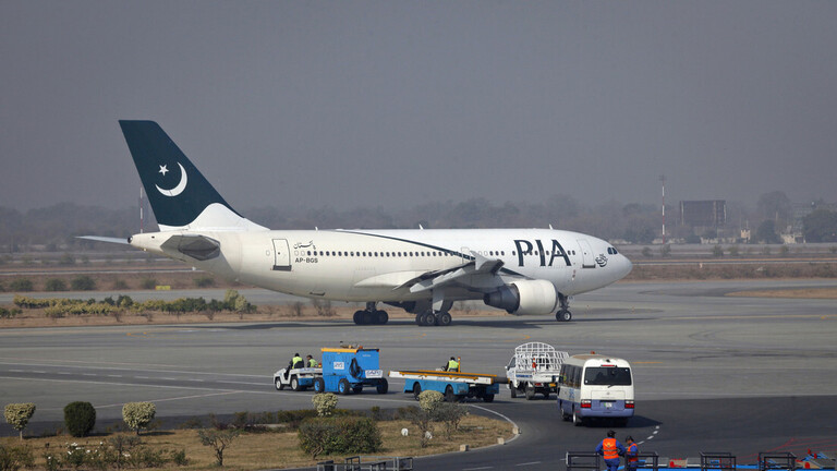 دام برس : دام برس | تحطم طائرة للخطوط الجوية الباكستانية قرب مطار كراتشي ومقتل جميع ركابها