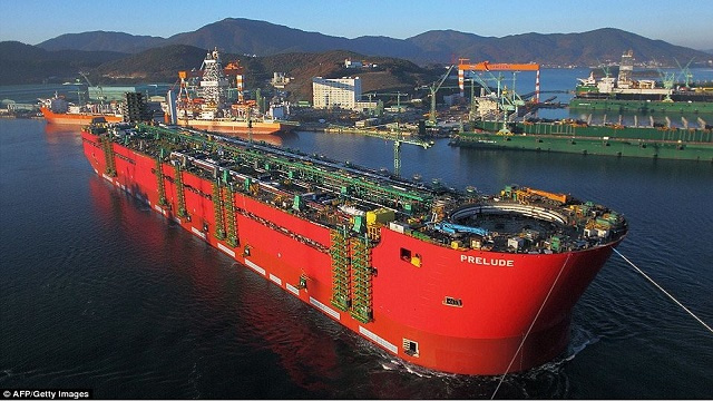 دام برس : دام برس | إنزال أكبر سفينة عائمة في العالم إلى الماء
