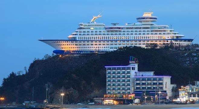 دام برس : دام برس | أول فندق في العالم بتصميم سفينة معلقة في كوريا الجنوبية